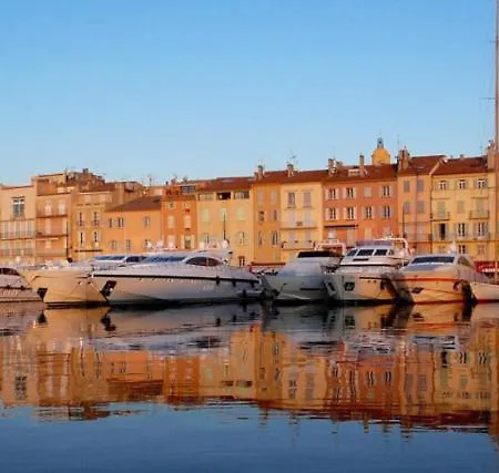 Maisonnette à 5 Minutes En Voiture Des Plages Et Du Centre Appartement