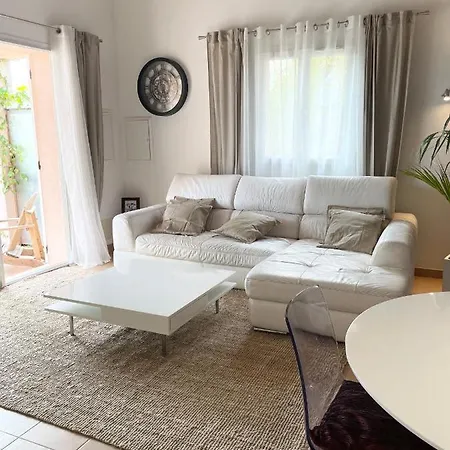 Maisonnette Antelissa A 3 Minutes En Voiture Des Plages Et Du Centre סן טרופז